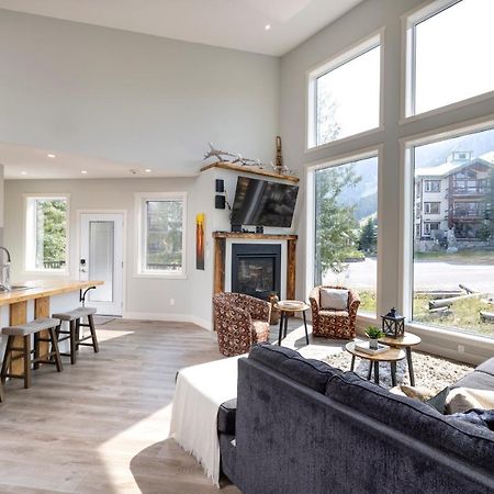 Ski In Ski Out With Huge Game Room And Hot Tub Fernie Dış mekan fotoğraf