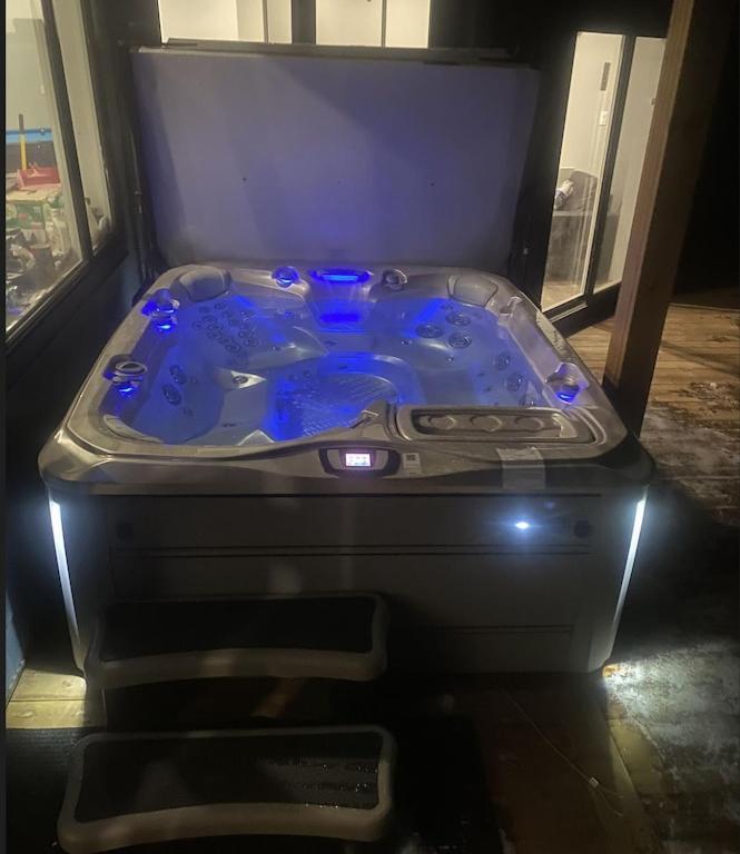 Ski In Ski Out With Huge Game Room And Hot Tub Fernie Dış mekan fotoğraf
