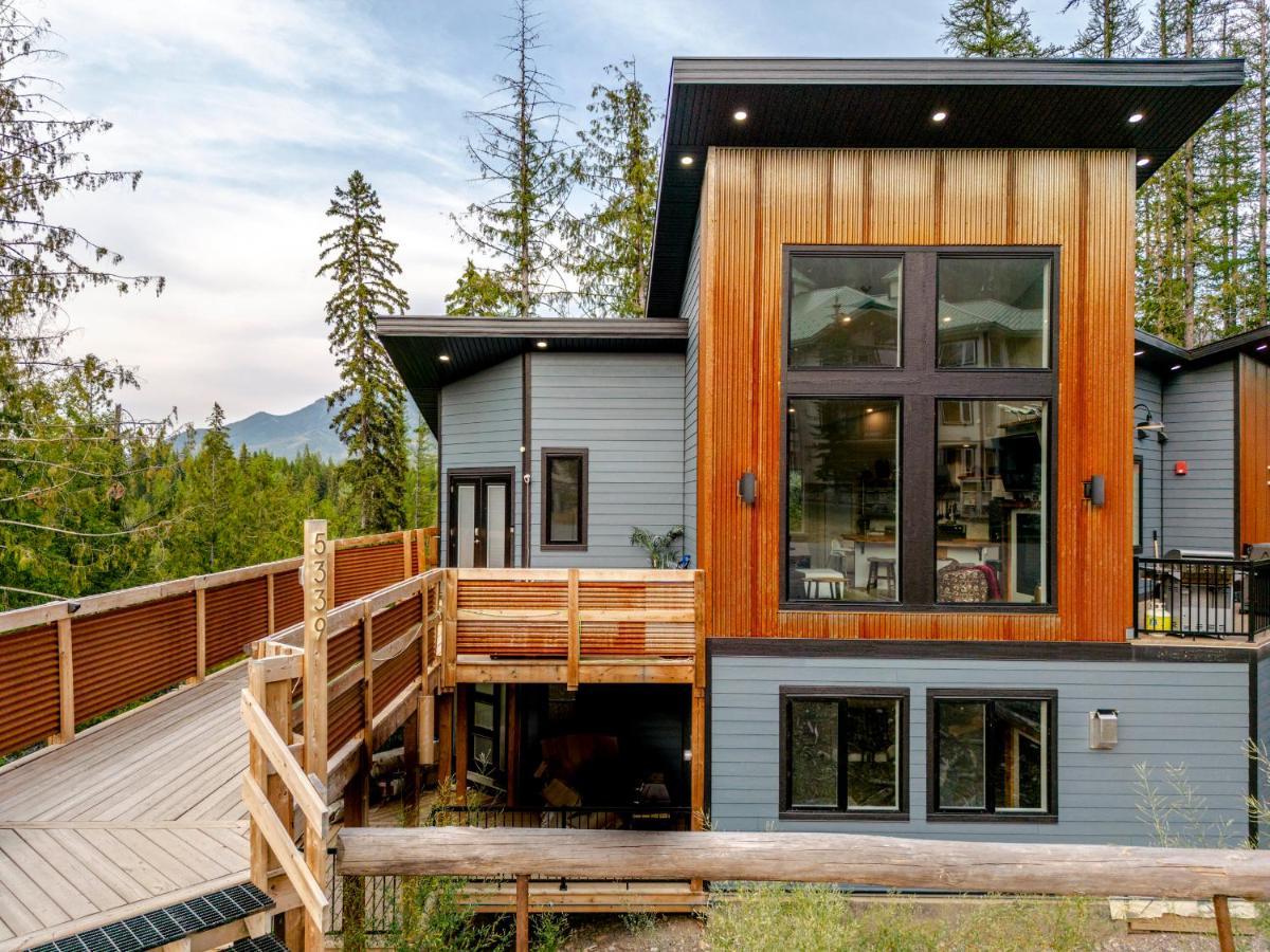 Ski In Ski Out With Huge Game Room And Hot Tub Fernie Dış mekan fotoğraf